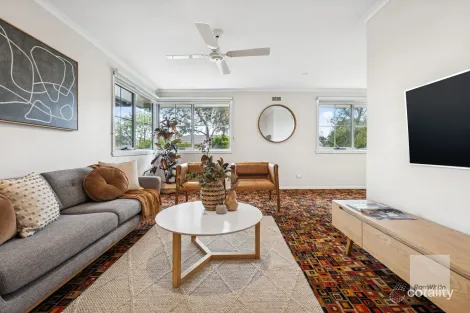 Property photo of 2 Stewart Close Kealba VIC 3021