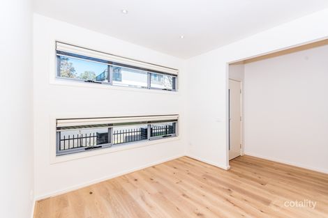 Property photo of 11 Lakeside Crescent Maribyrnong VIC 3032