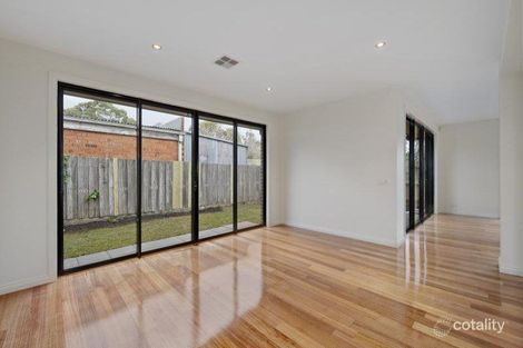 Property photo of 2/52 St Albans Street Mount Waverley VIC 3149