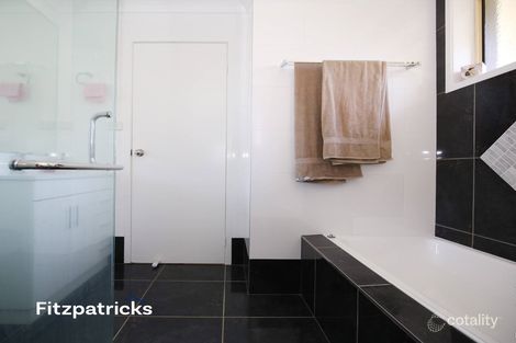 Property photo of 37 Bourkelands Drive Bourkelands NSW 2650