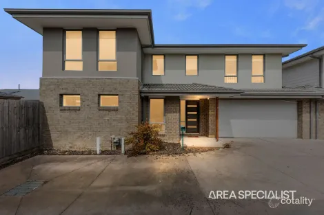 Property photo of 10 Nemo Street Pakenham VIC 3810