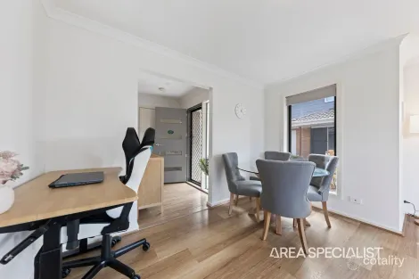 Property photo of 10 Nemo Street Pakenham VIC 3810