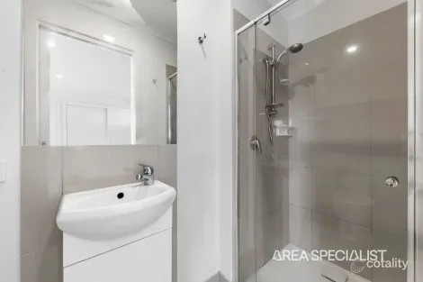 Property photo of 10 Nemo Street Pakenham VIC 3810