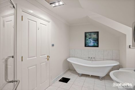 Property photo of 130E Main Street Sheffield TAS 7306