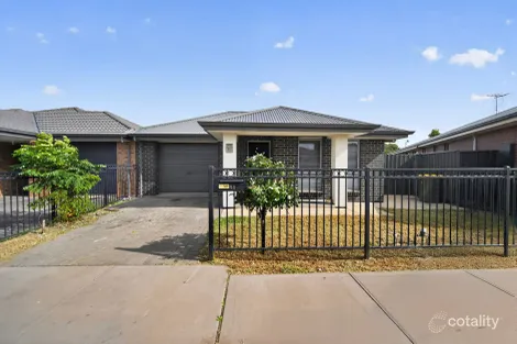 11 Cypress St, Munno Para, SA 5115