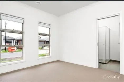 Property photo of 15 Chromite Circuit Weir Views VIC 3338