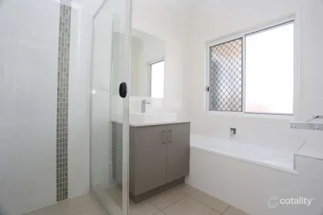 Property photo of 69 Hanover Drive Pimpama QLD 4209