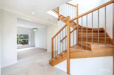 Property photo of 44 Muir Street Labrador QLD 4215