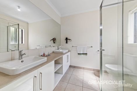 Property photo of 3 Sunline Street Drouin VIC 3818