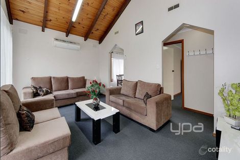 Property photo of 92 Malmsbury Drive Meadow Heights VIC 3048