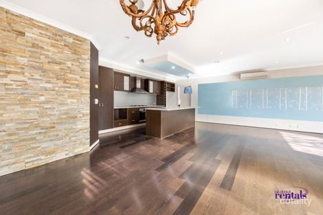 Property photo of 1 Kingsbury Place Pakenham VIC 3810