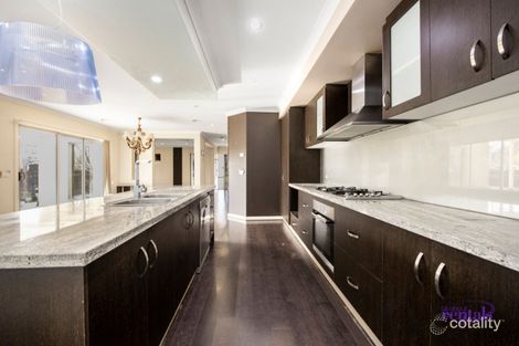 Property photo of 1 Kingsbury Place Pakenham VIC 3810