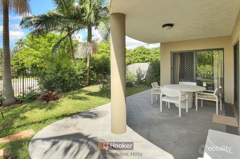 Property photo of 2/6 Omeo Street Macgregor QLD 4109