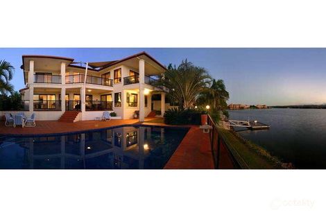 76 Montevideo Dr, Clear Island Waters, QLD 4226