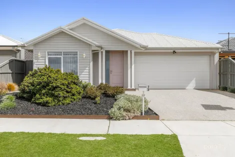 Property photo of 22 Dunkerrin Avenue Gisborne VIC 3437