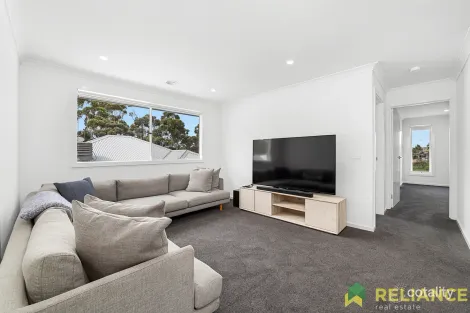 Property photo of 22 Moolort Crescent Eynesbury VIC 3338