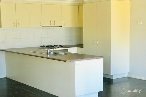 Property photo of 32 Cootamundra Circuit Harkness VIC 3337