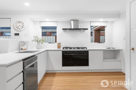 Property photo of 15 Sandleford Way Hammond Park WA 6164