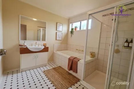 Property photo of 1 St Clair Avenue Point Cook VIC 3030