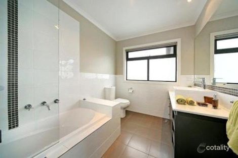 Property photo of 3/4 Winbirra Parade Ashwood VIC 3147