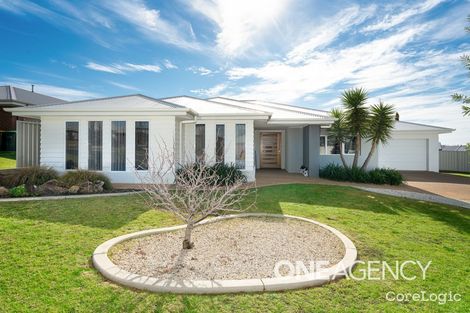 Property photo of 8 Yandee Place Estella NSW 2650