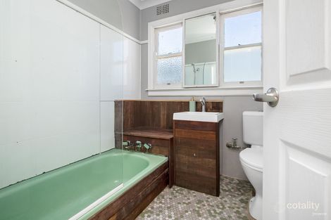 Property photo of 8 Lovell Parade Shortland NSW 2307