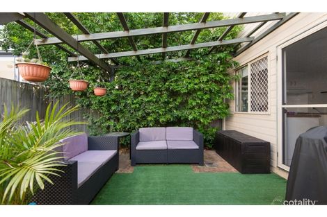 Property photo of 2/17 Hants Street Hamilton QLD 4007