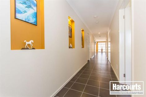 Property photo of 71 Broad Oak Drive Cranbourne East VIC 3977