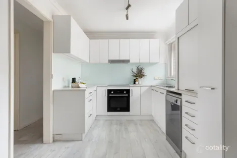 Property photo of 2/50 Fewster Road Hampton VIC 3188