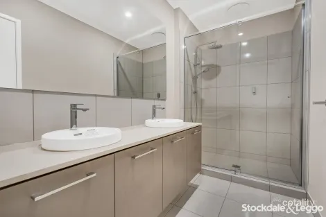 Property photo of 12 Roscoe Avenue Kalkallo VIC 3064