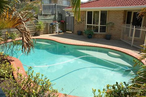 32 Glen Nevis St, Mansfield, QLD 4122