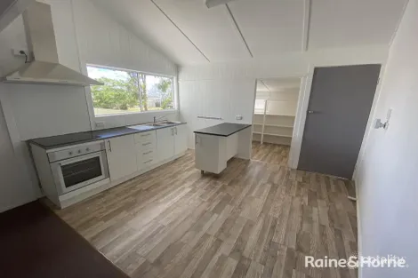 Property photo of 2/3 Railway Terrace Kingaroy QLD 4610