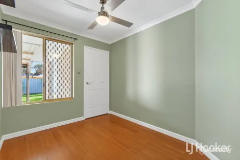 Property photo of 8 Moira Mews Stratton WA 6056