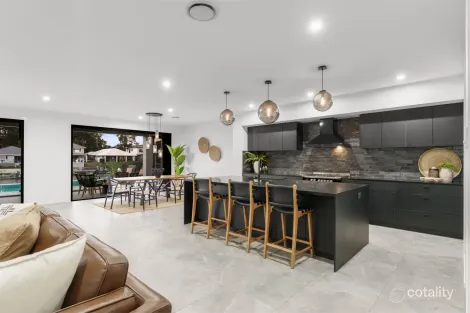 Property photo of 10 Skippers Place Coomera QLD 4209