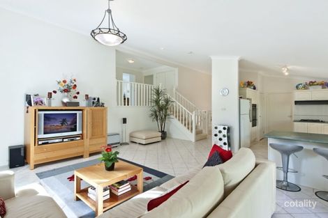 Property photo of 18 Thames Drive Erina NSW 2250