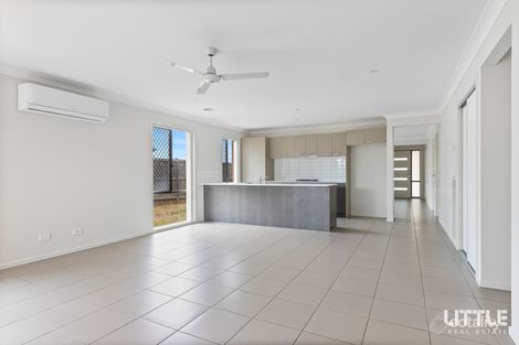 Property photo of 21 Hinkler Crescent Brookfield VIC 3338