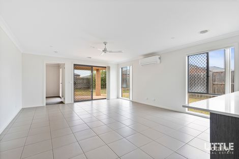 Property photo of 21 Hinkler Crescent Brookfield VIC 3338
