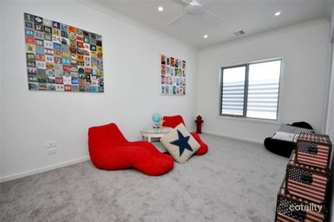 Property photo of 1/322 Melrose Drive Tullamarine VIC 3043