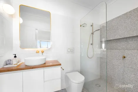 Property photo of 1/28 Bindaree Street Greenslopes QLD 4120