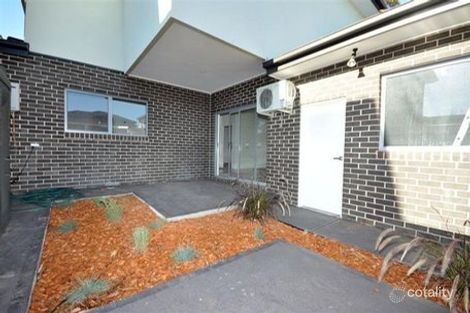 Property photo of 1/322 Melrose Drive Tullamarine VIC 3043