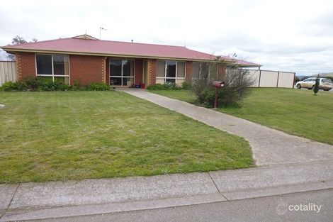 Property photo of 21 Pontisford Court Kilmore VIC 3764