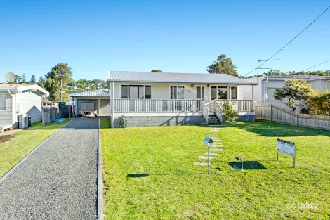 29 Meakin St, Tuross Head, NSW 2537