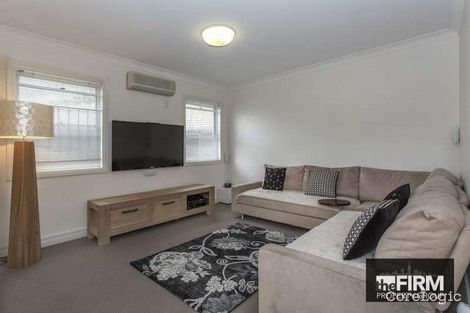 Property photo of 2/19 Aaron Place Indooroopilly QLD 4068