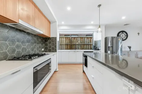 Property photo of 61 Waterman Drive Clyde VIC 3978