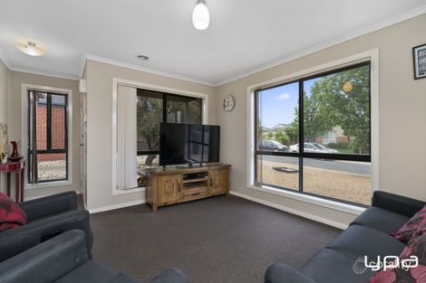 Property photo of 1/14 Mermaid Crescent Wyndham Vale VIC 3024