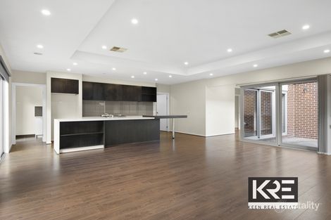 Property photo of 4 Lilydale Avenue Clyde North VIC 3978