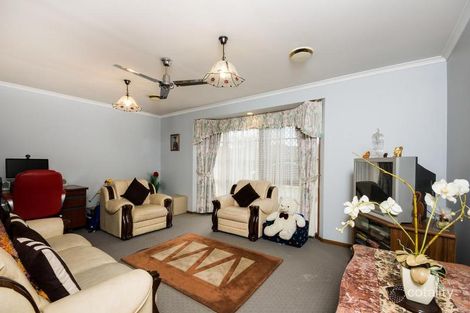 Property photo of 11 Plateau Crescent Hampton Park VIC 3976