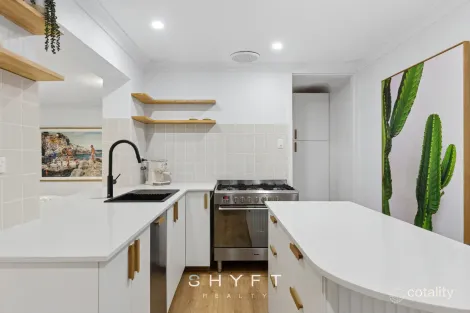 Property photo of 19 Fenellia Crescent Craigie WA 6025