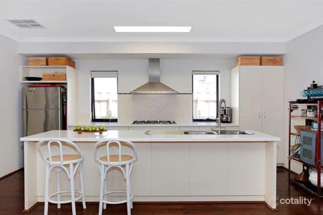 Property photo of 11 Marloo Lane Quinns Rocks WA 6030