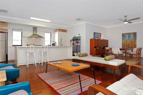 Property photo of 11 Marloo Lane Quinns Rocks WA 6030
